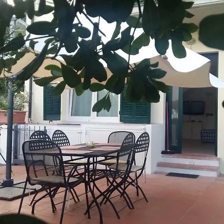 Locazione Turistica Con Giardino Σπίτι διακοπών